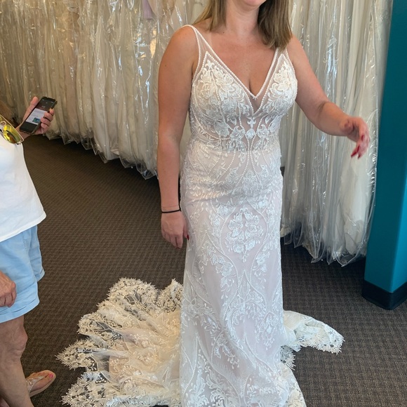 Fit & Flare Wedding Dress-Never Worn - Picture 6 of 9